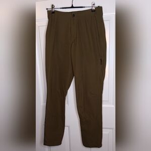 The North Face Women's Olive Cargo  UPF 40 Pants (29" W, 10" rise, 31" inseam)